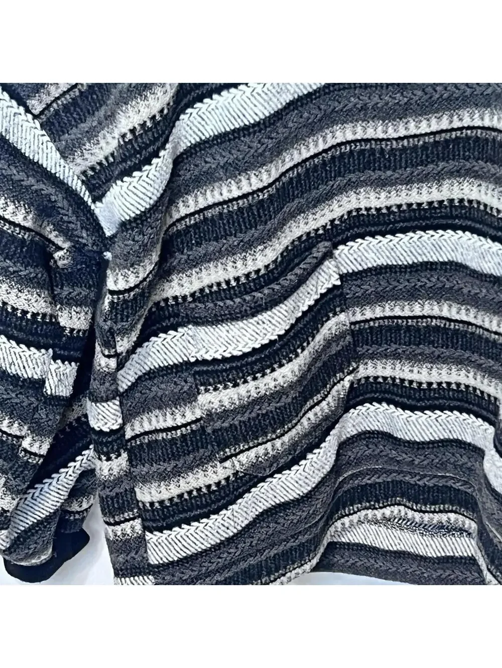 N/A lcale sweater